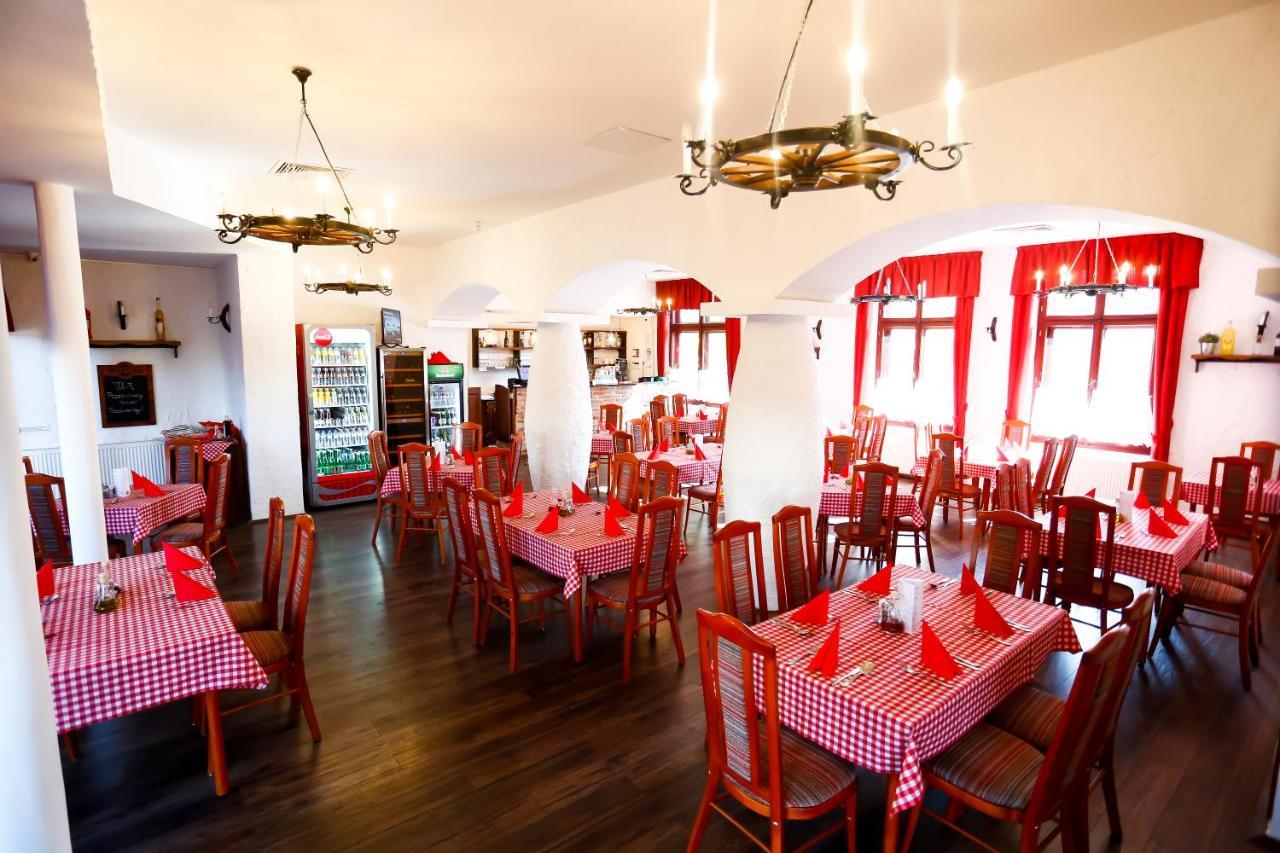 Un Pizzico Di Italiano Etterem Es Panzio Bed & Breakfast Nyiregyhaza Exterior photo